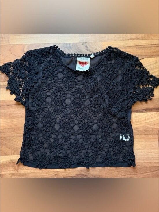 Tops - Black Floral Crochet Short Sleeve Crop Top
